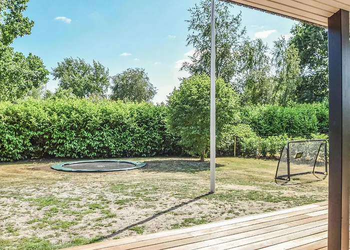 بيت للعطل Three-bedroom In *